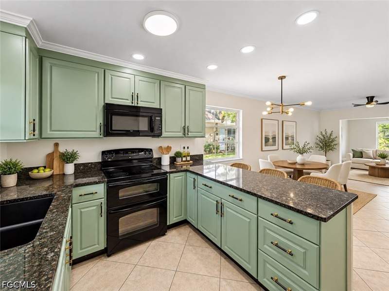 2 bedroom Detached at 2214 Gardenia Way, Camille Gardens, Lehigh Acres — photo 4