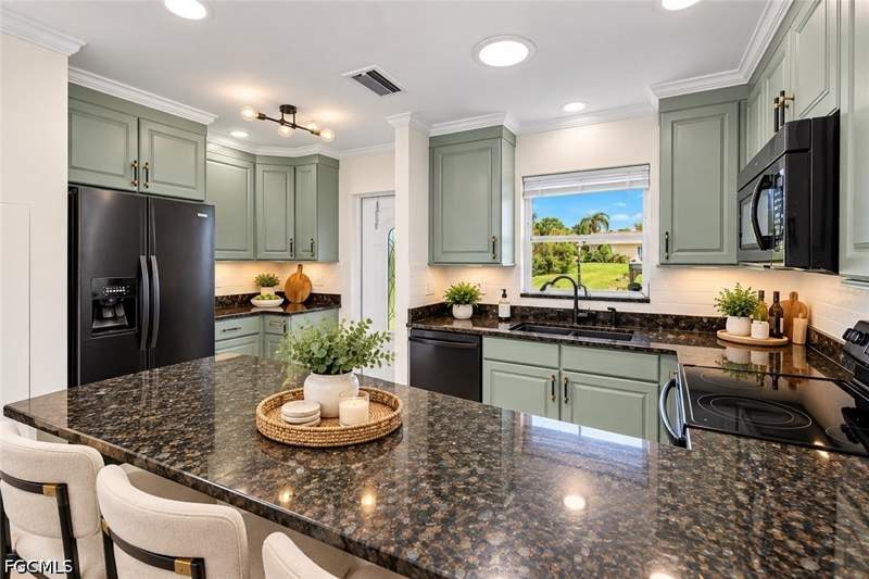 2 bedroom Detached at 2214 Gardenia Way, Camille Gardens, Lehigh Acres — photo 5