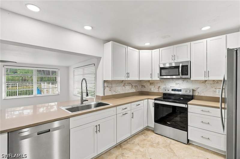 3 bedroom SingleFamilyResidence at 27268 Jolly Roger Ln, Bonita Farms, Bonita Springs — photo 5