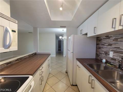 3284 Royal Canadian Trce 4, Fort Myers FL - photo 8 of 38