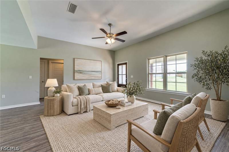 3 bedroom SingleFamilyResidence at 6123 Hendley Ct, Fort Myers, Fort Myers — photo 4