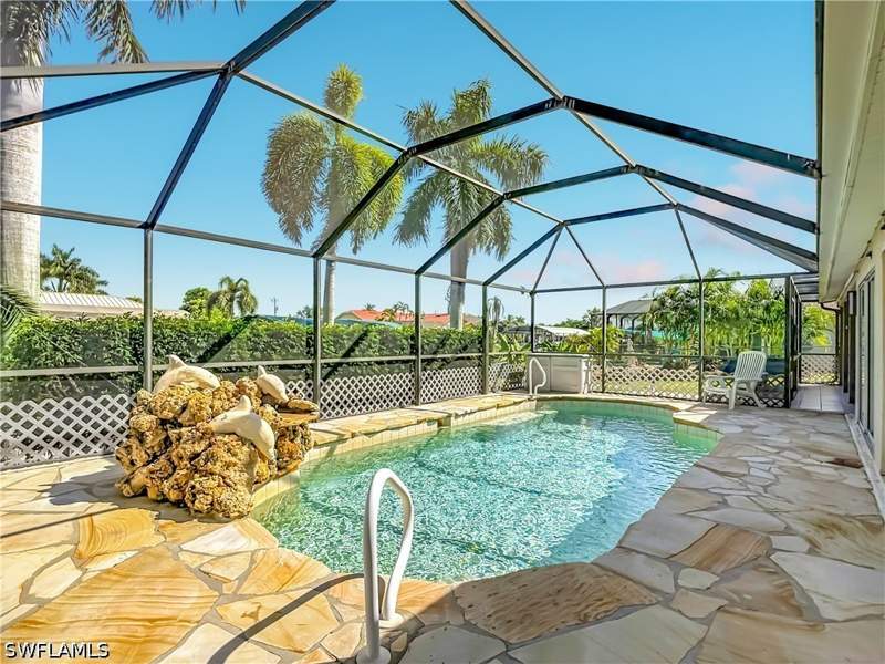 3 bedroom SingleFamilyResidence at 1909 SE 16th St, Cape Coral, Cape Coral — photo 2