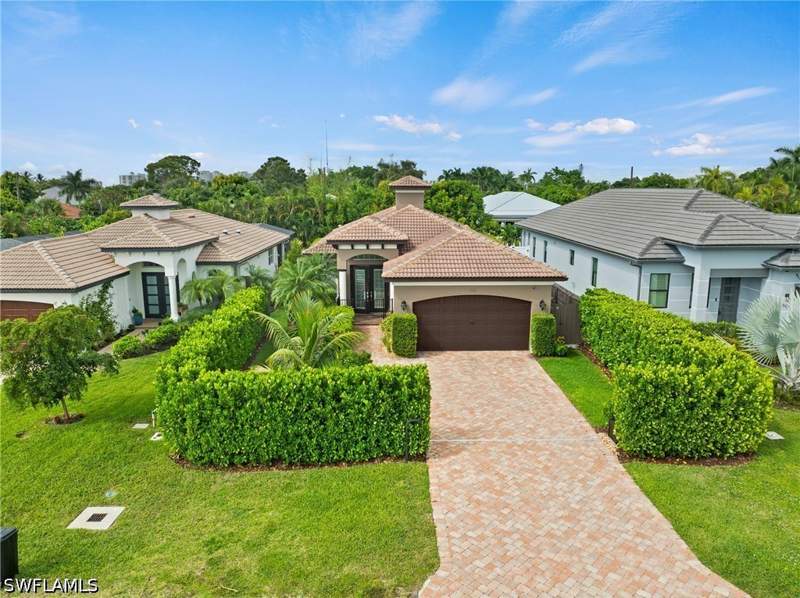 3 bedroom SingleFamilyResidence at 551 99th Ave N, Naples Park, Naples — photo 2