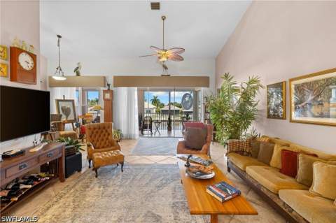 221 Sunrise Cay 203, Naples FL - photo 8 of 35