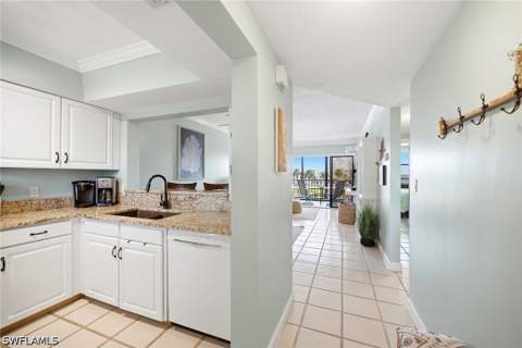 803 River Point Dr 306B, Naples FL - photo 6 of 39
