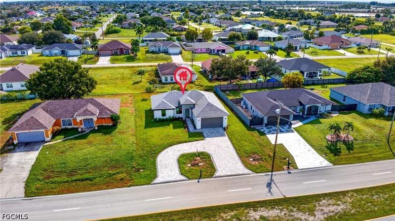 3 bedroom SingleFamilyResidence at 921 Chiquita Blvd N, Cape Coral, Cape Coral — photo 4