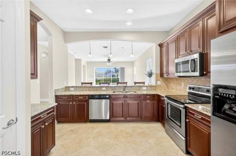 11107 Laughton Cir, Fort Myers FL - photo 7 of 50
