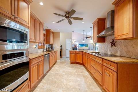12642 Inverary Cir, Fort Myers FL - photo 11 of 38