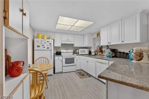 2265 Crystal Dr, Fort Myers FL - photo 7 of 32