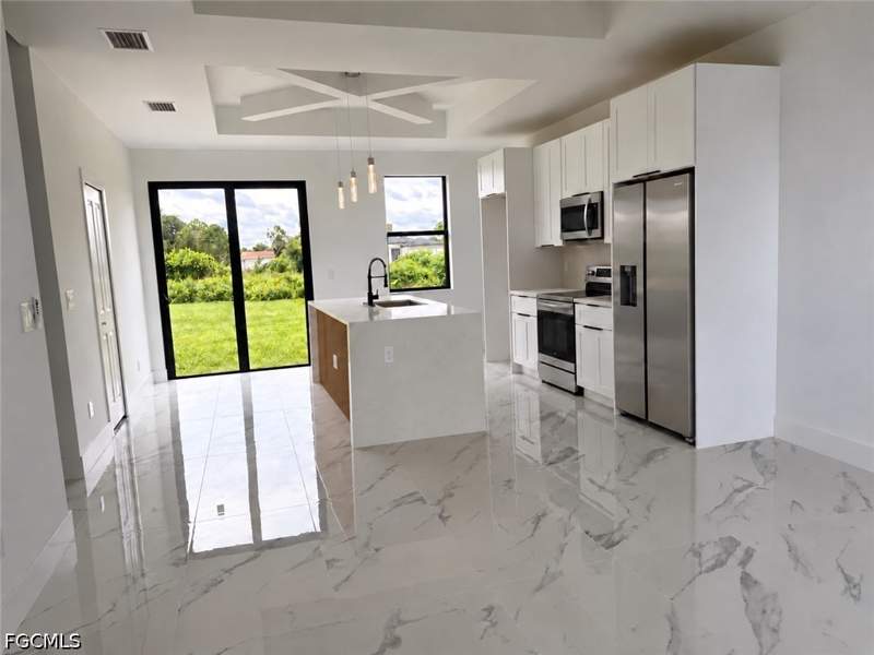 3 bedroom SingleFamilyResidence at 2905 Curtis Ave S, Lehigh Acres, Lehigh Acres — photo 2