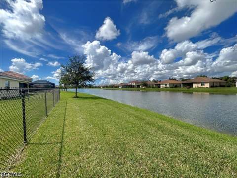 2571 Laurentina Ln, Cape Coral FL - photo 12 of 29