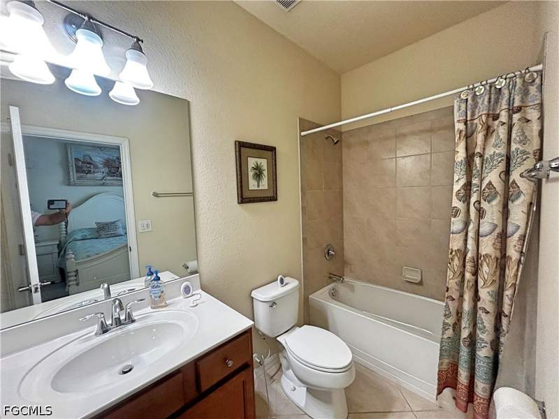 4 bedroom SingleFamilyResidence at 2571 Laurentina Ln, Bella Vida, Cape Coral — photo 5