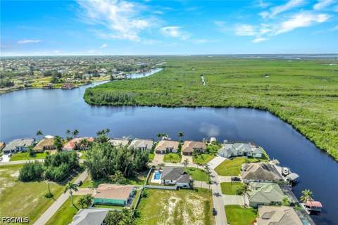 2701 NW 46th Ave, Cape Coral FL - photo 10 of 40
