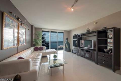 3000 Oasis Grand Blvd 2105, Fort Myers FL - photo 8 of 27
