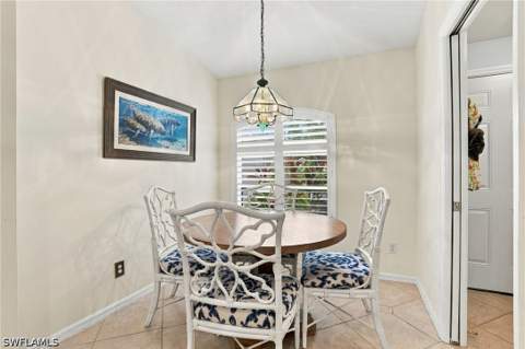 5253 Whitten Dr, Naples FL - photo 12 of 37