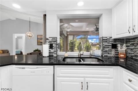 216 SE 30th Ter, Cape Coral FL - photo 9 of 35