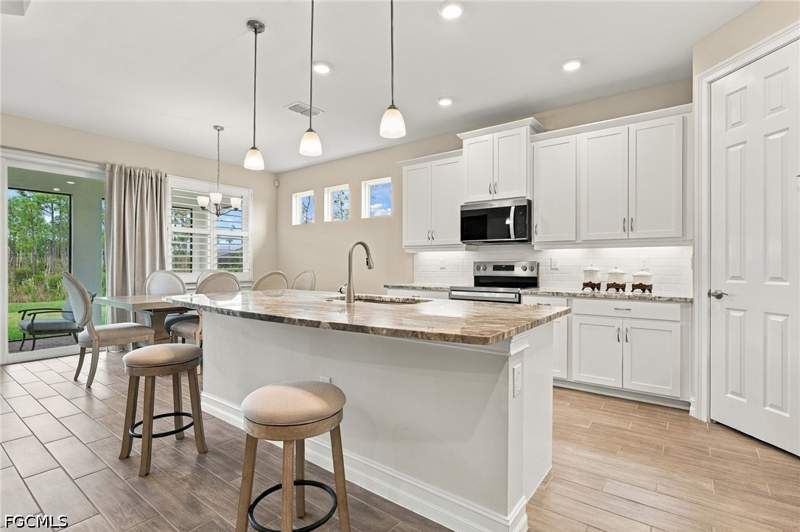 3 bedroom SingleFamilyResidence at 3691 Crosswater Dr, Magnolia Landing, North Fort Myers — photo 2