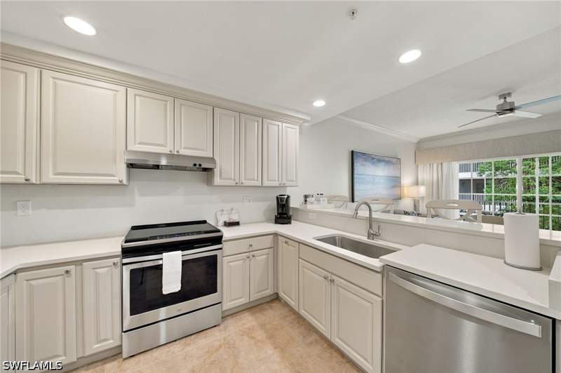 1 bedroom Condominium at 221 9th St S 219, Bellasera Resort, Naples — photo 4