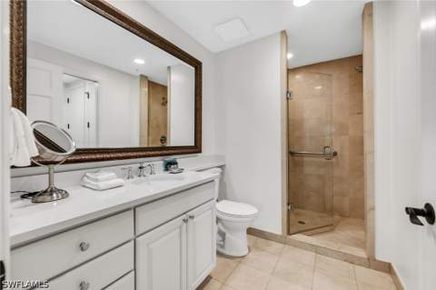 221 9th St S 123, Naples FL - photo 10 of 18
