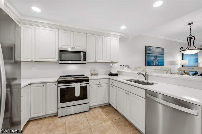 2 bedroom Condominium at 221 9th St S 123, Bellasera Resort, Naples — photo 5
