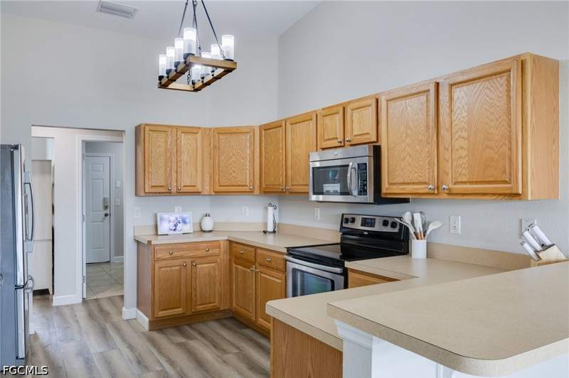 4 bedroom SingleFamilyResidence at 1732 NW 15th Ter, Cape Coral, Cape Coral — photo 5