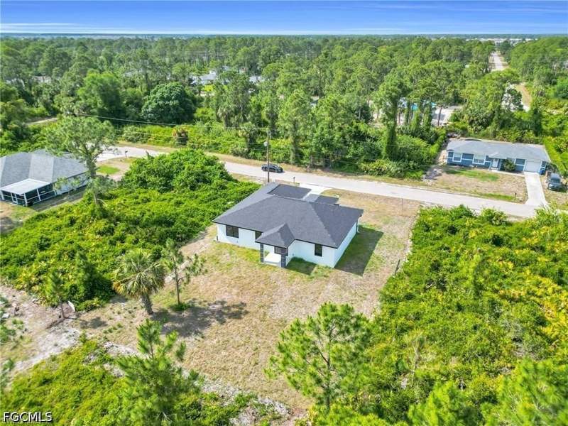 3 bedroom SingleFamilyResidence at 3313 66th St W, Lehigh Acres, Lehigh Acres — photo 2