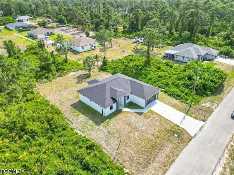 3 bedroom SingleFamilyResidence at 3313 66th St W, Lehigh Acres, Lehigh Acres — photo 4