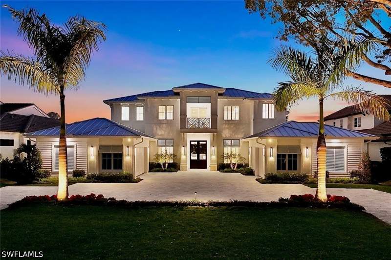 5 bedroom SingleFamilyResidence at 788 Riviera Dr, Moorings, Naples — photo 2