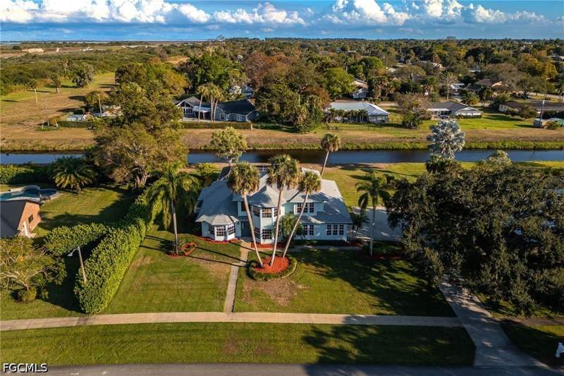 4 bedroom SingleFamilyResidence at 108 Ridgewood Ave, Ridgewood, Clewiston — photo 2