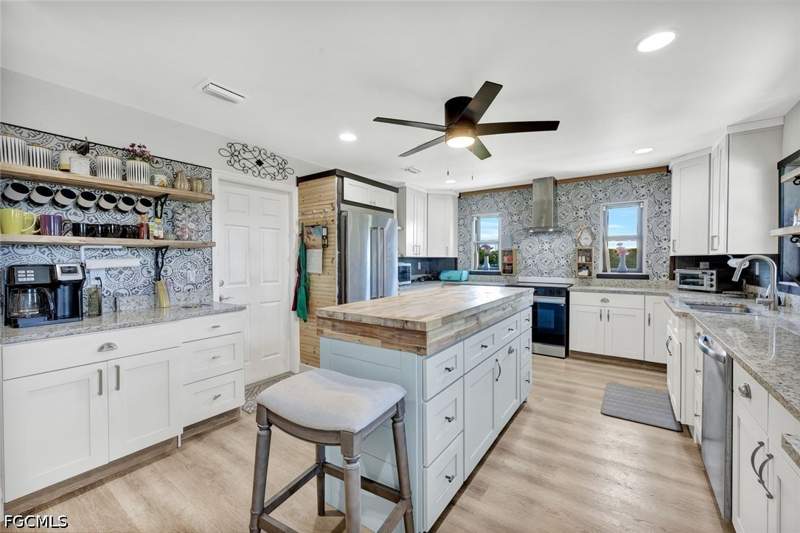3 bedroom SingleFamilyResidence at 2906 NE 6th Ave, Cape Coral, Cape Coral — photo 3