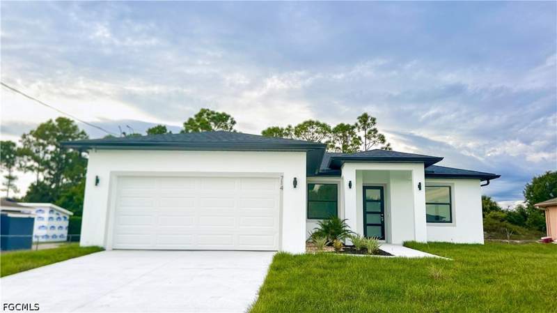 4 bedroom SingleFamilyResidence at 714 Carbon St E, Lehigh Acres, Lehigh Acres — photo 2
