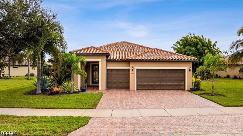 4 bedroom SingleFamilyResidence at 10835 Rutherford Rd, Bridgetown, Fort Myers — photo 3