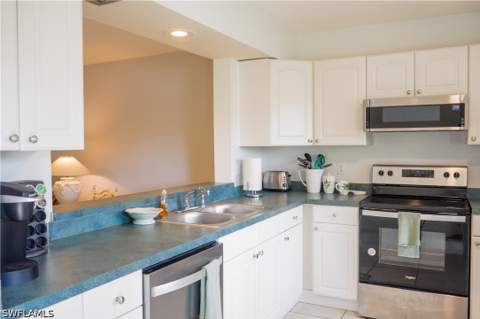 3006 Kings Lake Blvd 3006, Naples FL - photo 6 of 33