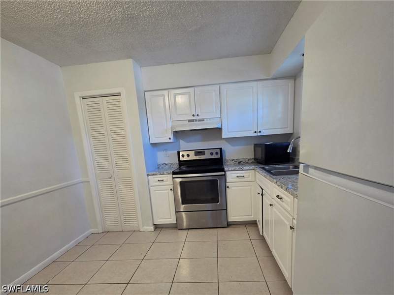 2 bedroom Condominium at 3325 Airport Rd N G7, Poinciana Condo, Naples — photo 2