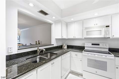 3150 Binnacle Dr 107, Naples FL - photo 8 of 37