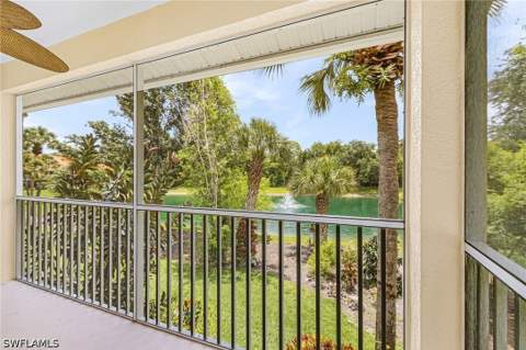 305 Robin Hood Cir 204, Naples FL - photo 9 of 36