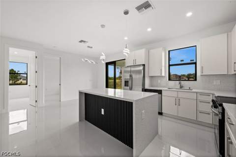 925 Manresa Ave S, Lehigh Acres FL - photo 10 of 42