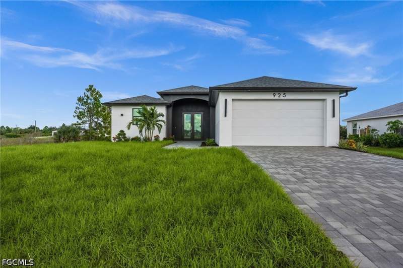 4 bedroom SingleFamilyResidence at 925 Manresa Ave S, Lehigh Acres, Lehigh Acres — photo 2