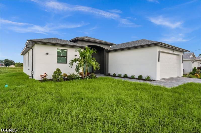 4 bedroom SingleFamilyResidence at 925 Manresa Ave S, Lehigh Acres, Lehigh Acres — photo 4