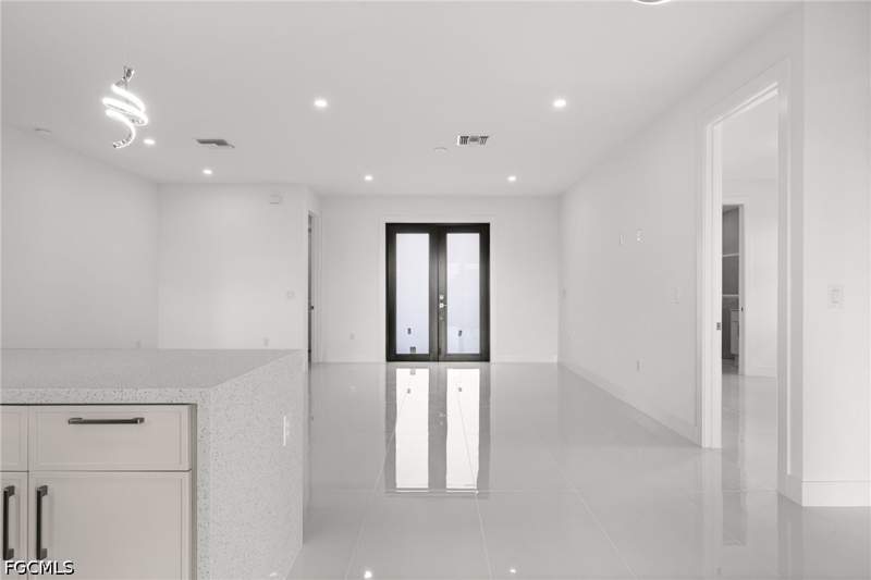 4 bedroom SingleFamilyResidence at 925 Manresa Ave S, Lehigh Acres, Lehigh Acres — photo 5