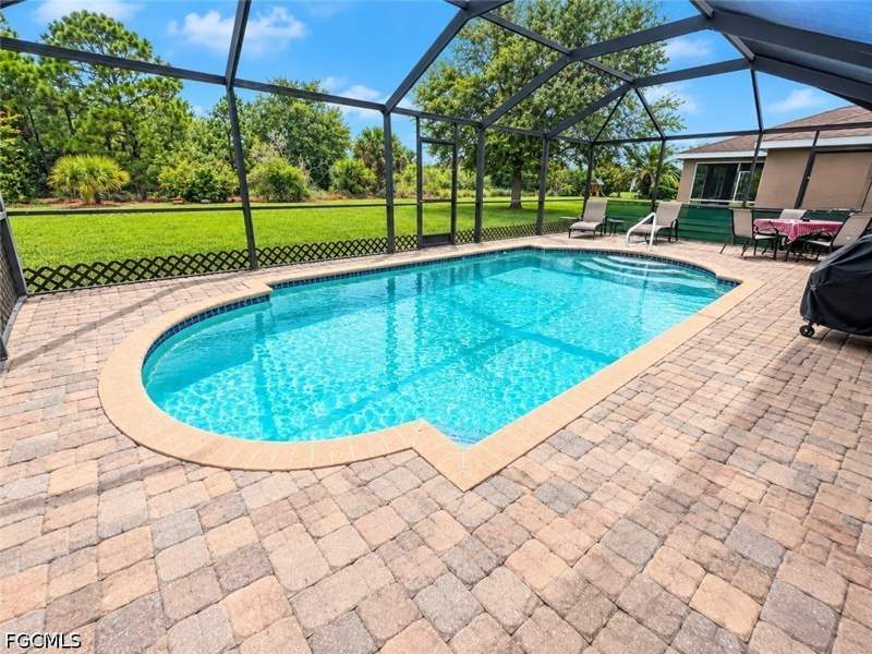3 bedroom SingleFamilyResidence at 18141 Horizon View Blvd, Town Lakes, Lehigh Acres — photo 2