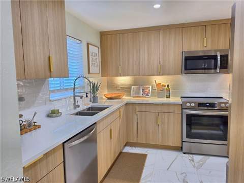 760 Waterford Dr 102, Naples FL - photo 10 of 46