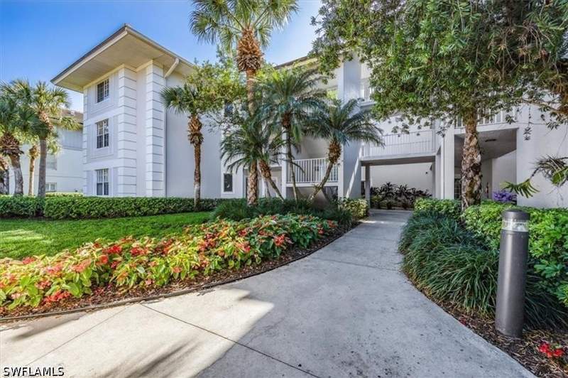 2 bedroom Condominium at 760 Waterford Dr 102, Eagle Creek, Naples — photo 2