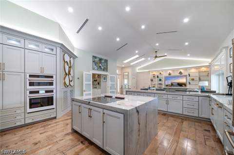 805 Lake Vista Ct, Naples FL - photo 9 of 47