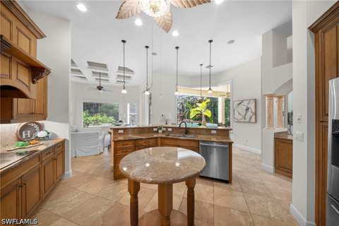 7620 Palmer Ct, Naples FL - photo 10 of 47