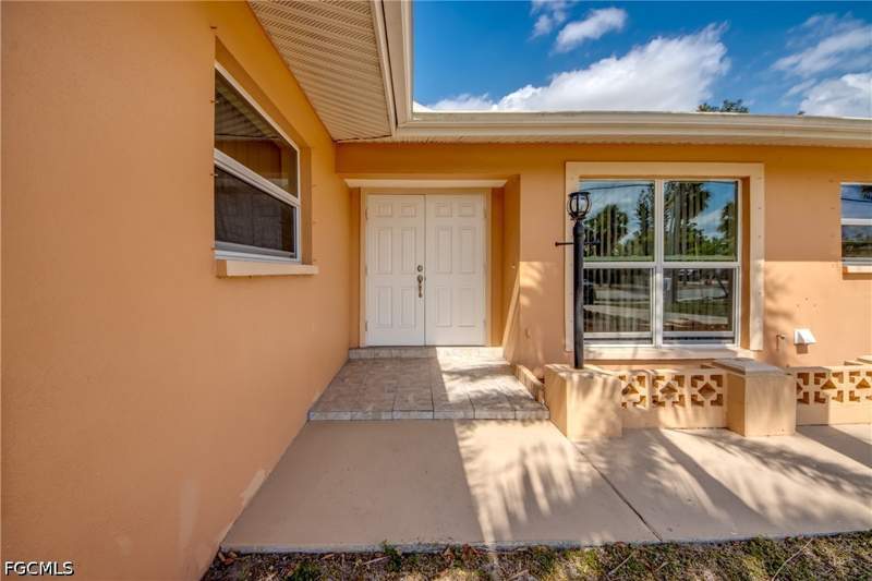 2 bedroom SingleFamilyResidence at 4156 Country Club Blvd SE, Cape Coral, Cape Coral — photo 3