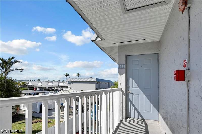 1 bedroom Condominium at 6777 Winkler Rd 268, Regency Condo, Fort Myers — photo 2