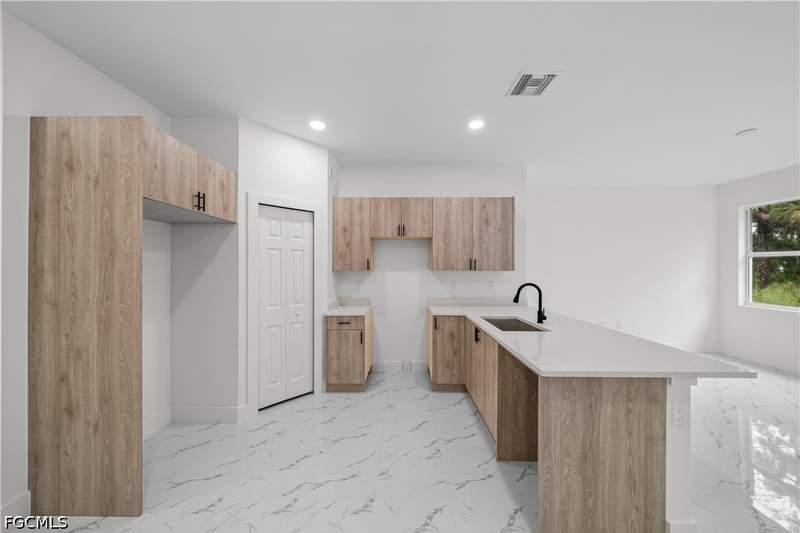 3 bedroom SingleFamilyResidence at 3209 74th St W, Lehigh Acres, Lehigh Acres — photo 4