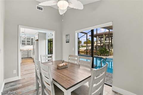 323 Washington Ct, Fort Myers Beach FL - photo 11 of 37