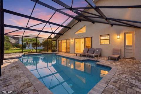 323 Washington Ct, Fort Myers Beach FL - photo 12 of 37